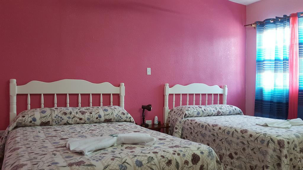 Anchorage Beach Resort Caye Caulker Eksteriør billede